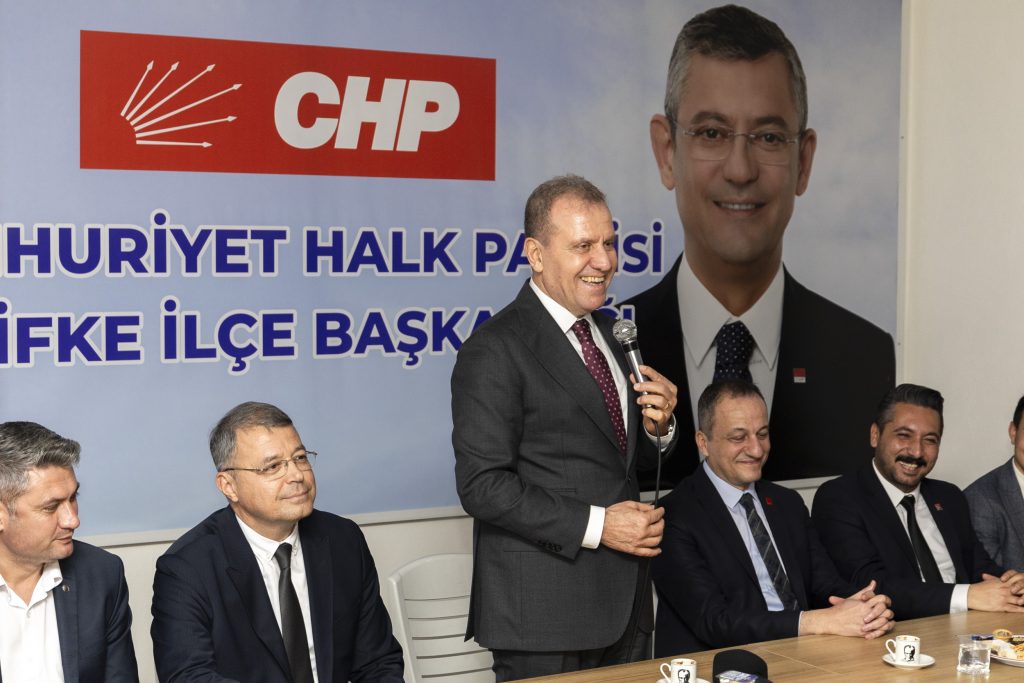 BAŞKAN SEÇER, CHP SİLİFKE İLÇE BAŞKANLIĞI’NI ZİYARET ETTİ (5)