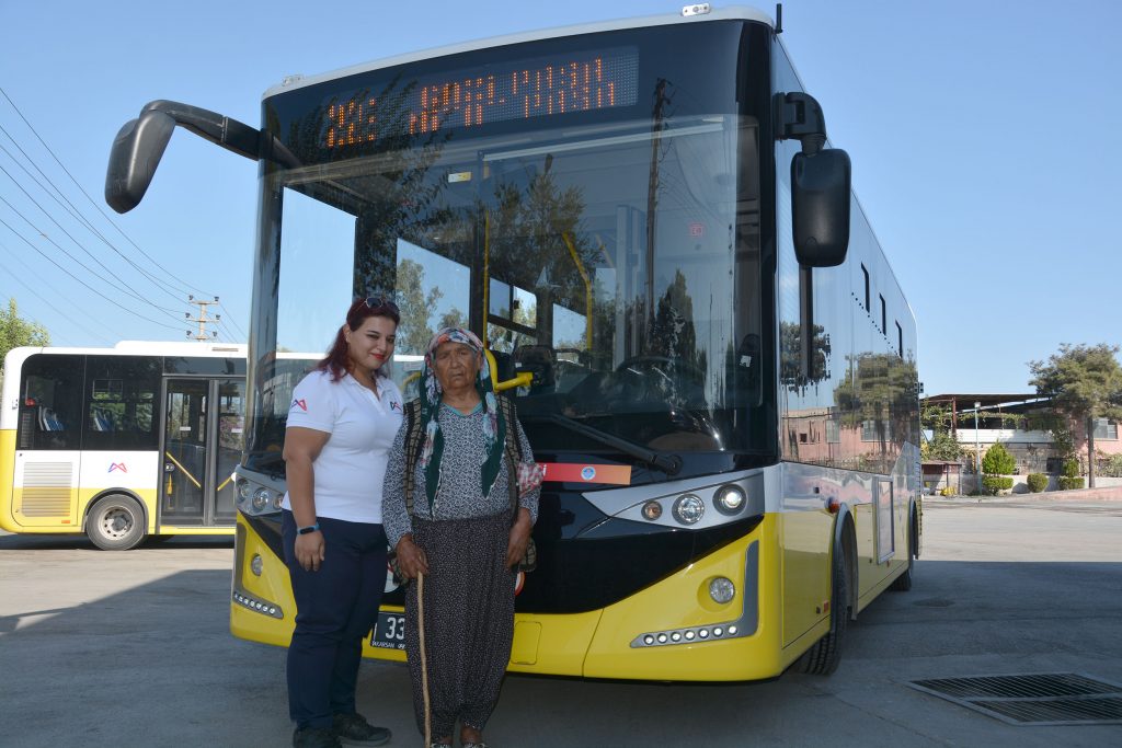 KADIN OTOBÜS ŞOFÖRÜNDEN ÖRNEK DAVRANIŞ (2)